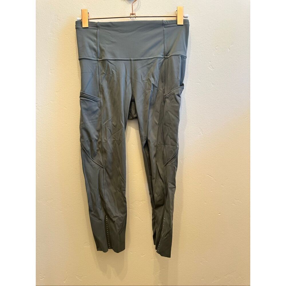 🌸 Lululemon Cropped Athletic Workout Gray Leggings Size 4